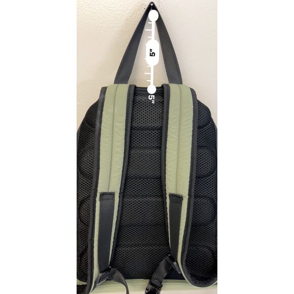 NWOT C&C California backpack. - Picture 6 of 9